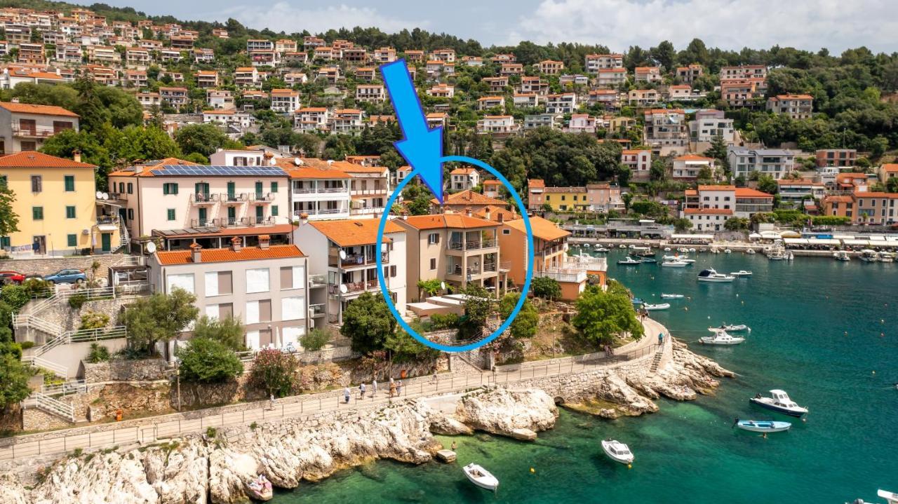 Seafront 2-Bedroom Apartment Nika - Rabac Exteriör bild
