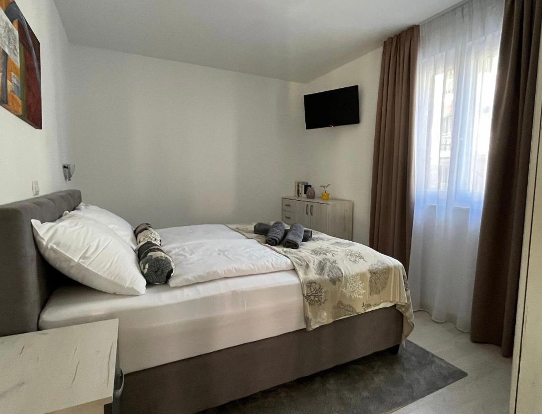 Seafront 2-Bedroom Apartment Nika - Rabac Exteriör bild